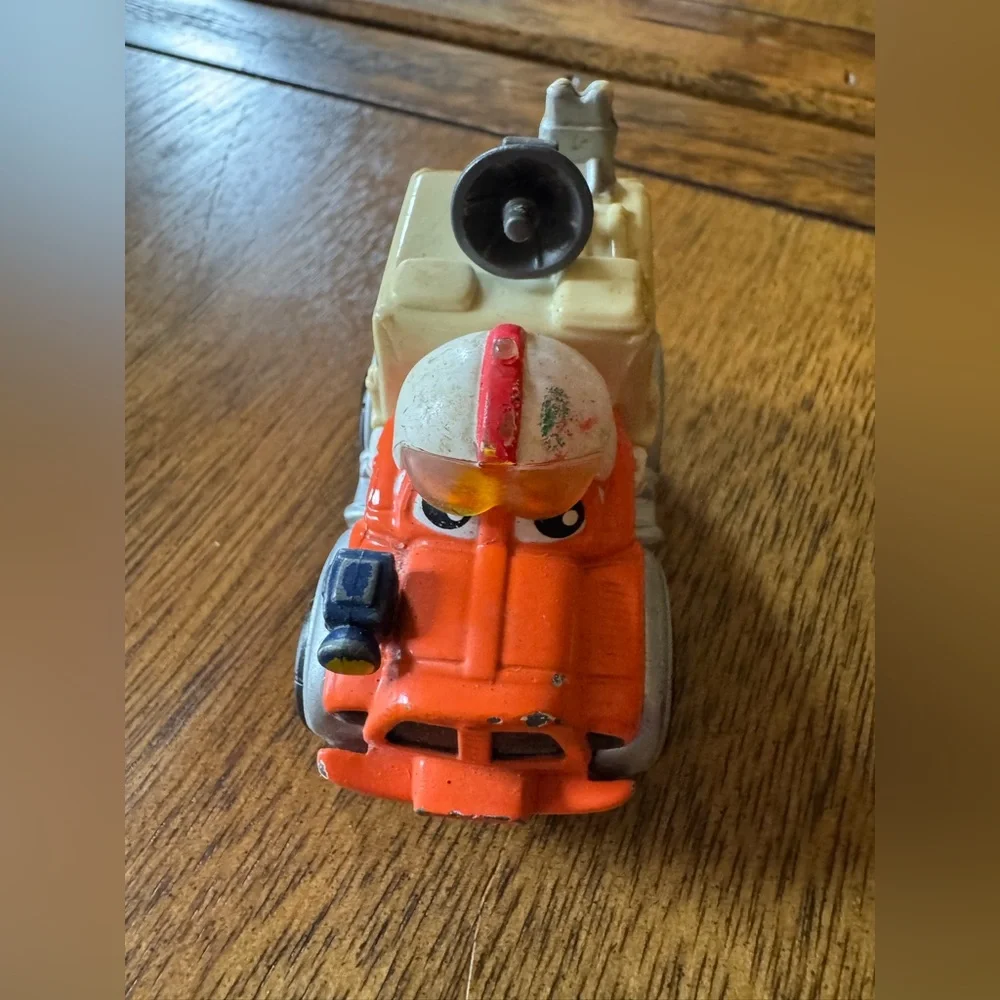 Maisto Tonka Lil Chuck & Friends Die Cast Metal Satellite Truck Orange 2002 - Picture 2 of 7